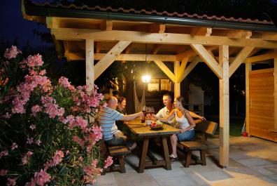 Cosy BBQ nights in the roofed sitting area